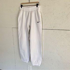 Nike Essentials White Sweatpant in white size medium